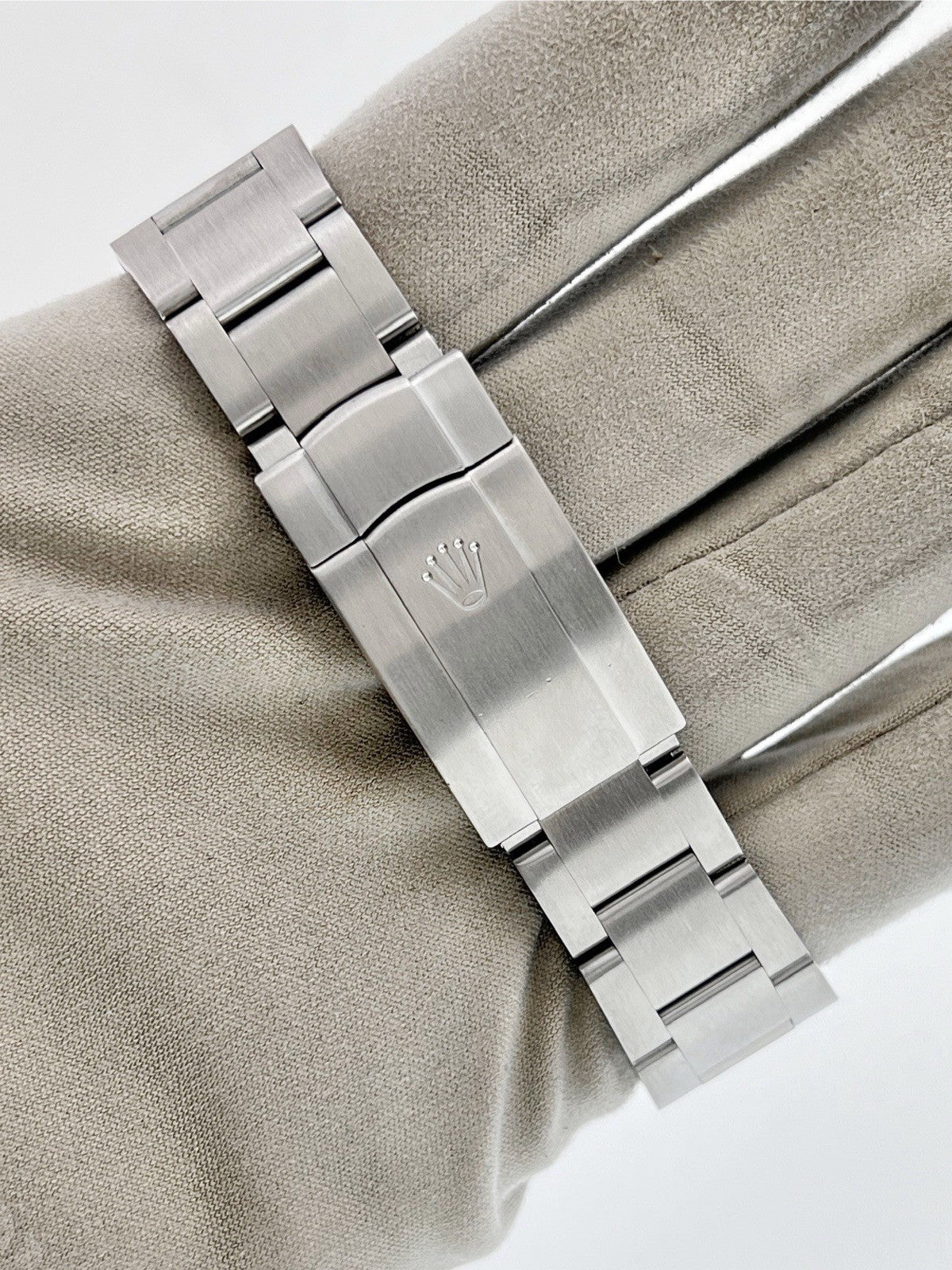 Rolex Oyster Perpetual Stainless Steel Silver Dial 36mm Automatic Men’s 116000