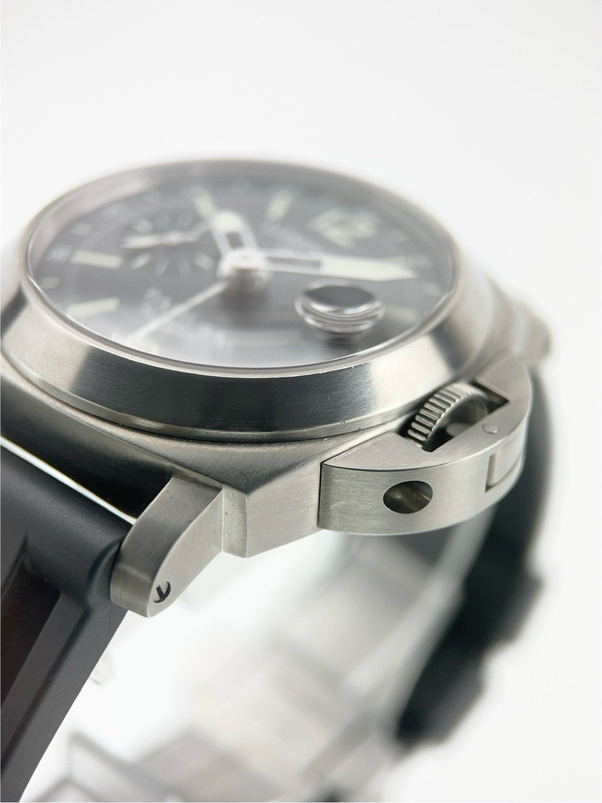 Panerai Luminor GMT Titanium Grey Dial PAM00089