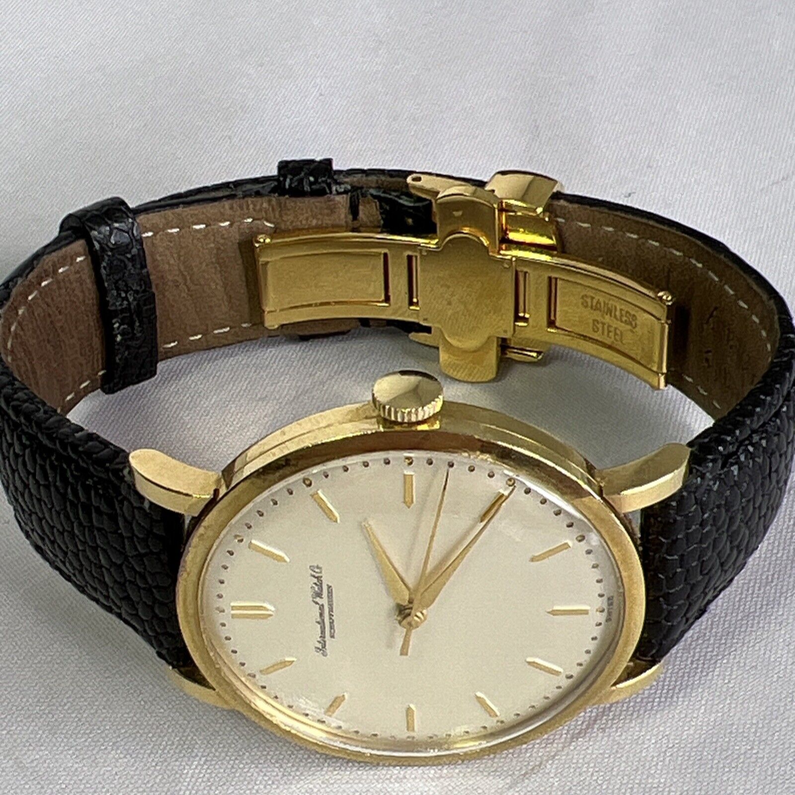 IWC Schaffausen 35mm Cal. 89  18k Gold Watch Black Leather Strap Deployant Clasp