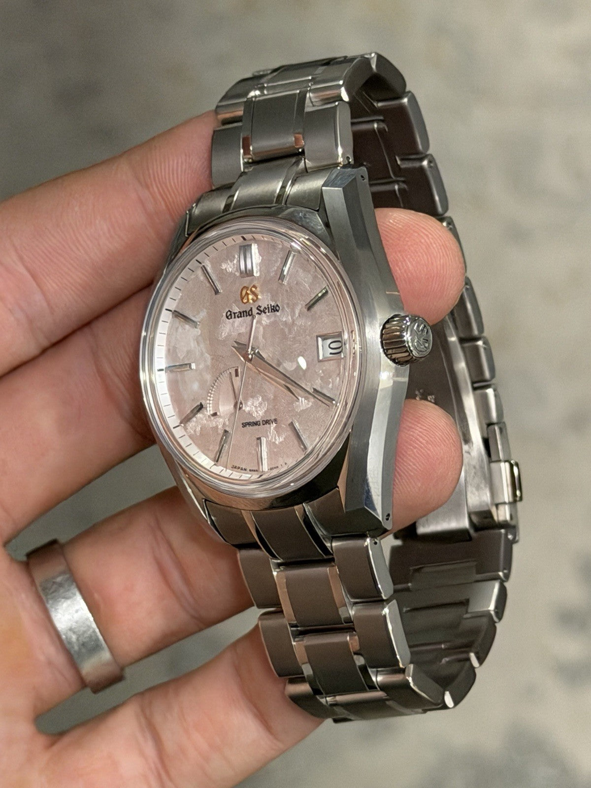 2026 Grand Seiko Heritage “Shunbun” Pink Dial Titanium 40mm Watch SBGA413