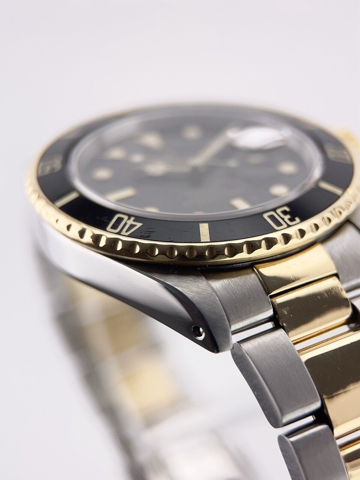 Rolex Submariner Date Steel & Gold 40mm Automatic Movement Men’s Watch 16803