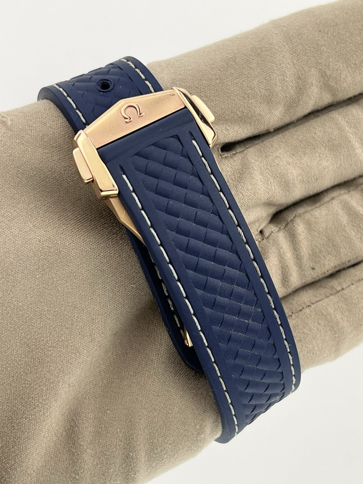 Omega Seamaster 18k Rose Gold Blue Dial 41mm Automatic Watch 220.52.41.21.001