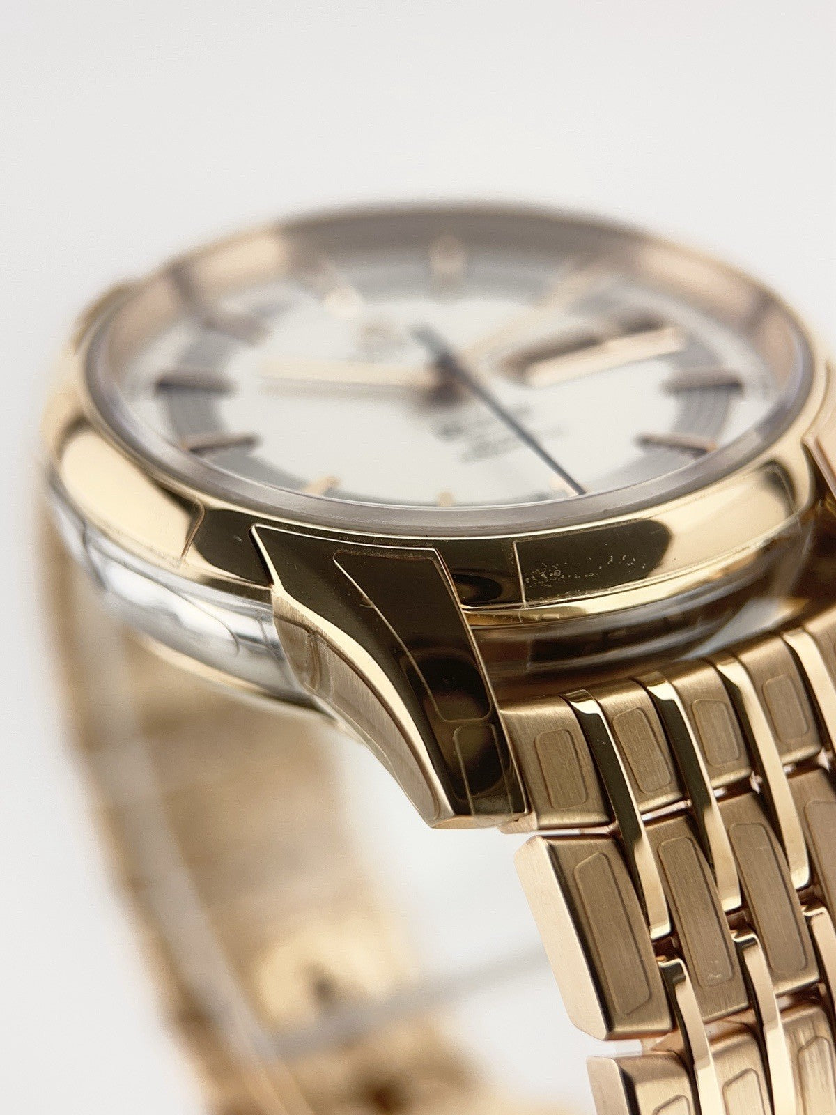 Omega DeVille 18k Rose Gold 41mm Silver Dial 41mm Automatic 431.60.41.22.02.001