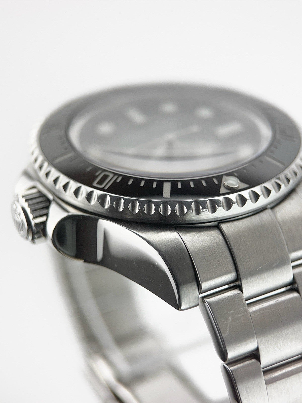 Rolex Sea-Dweller Stainless Steel Black Dial 44mm Automatic Men's Watch 116660