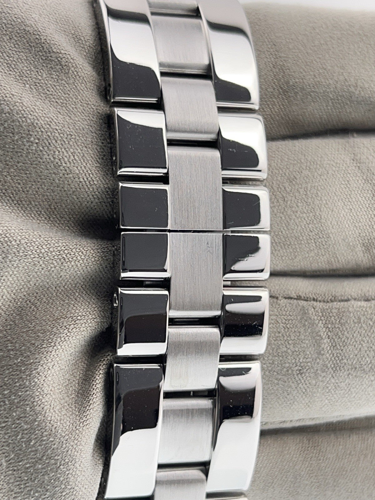 Cartier Roadster Stainless Steel Blue Dial 37mm Automatic Men’s Watch W62048V3