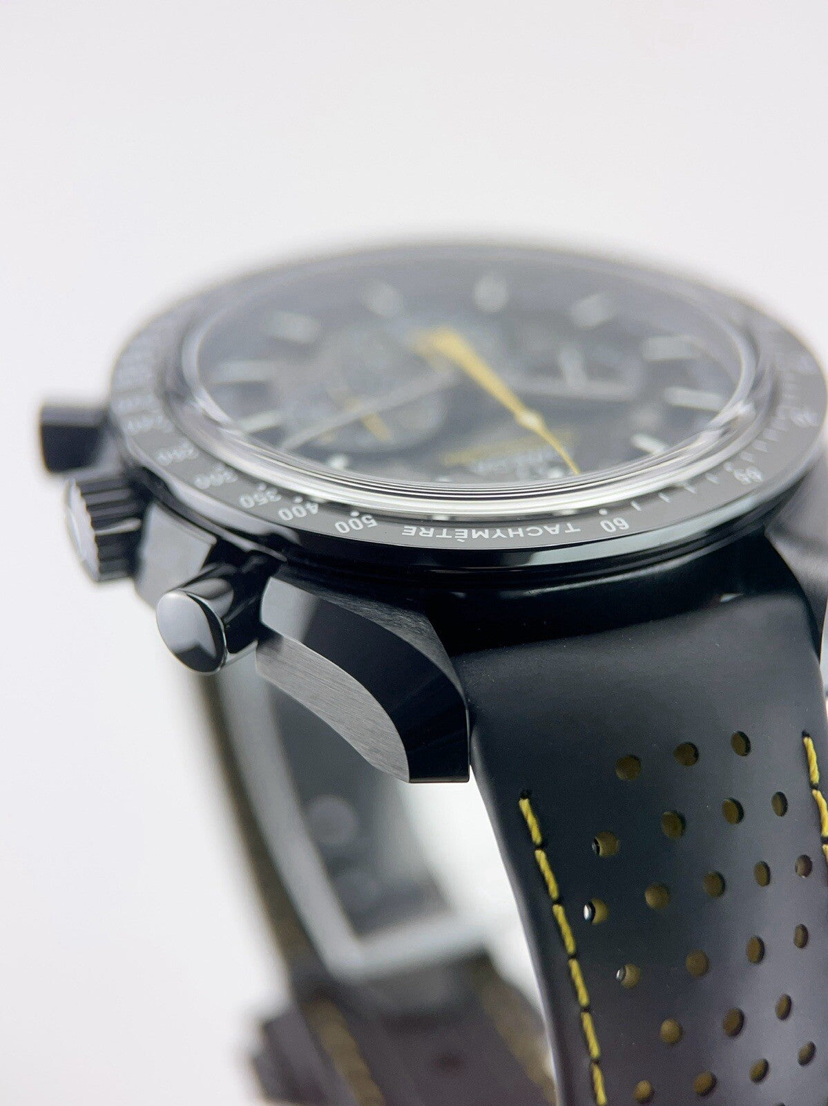 Omega Speedmaster Apollo 8 Dark Side of The Moon 310.92.44.50.01.001 Rocket Hand