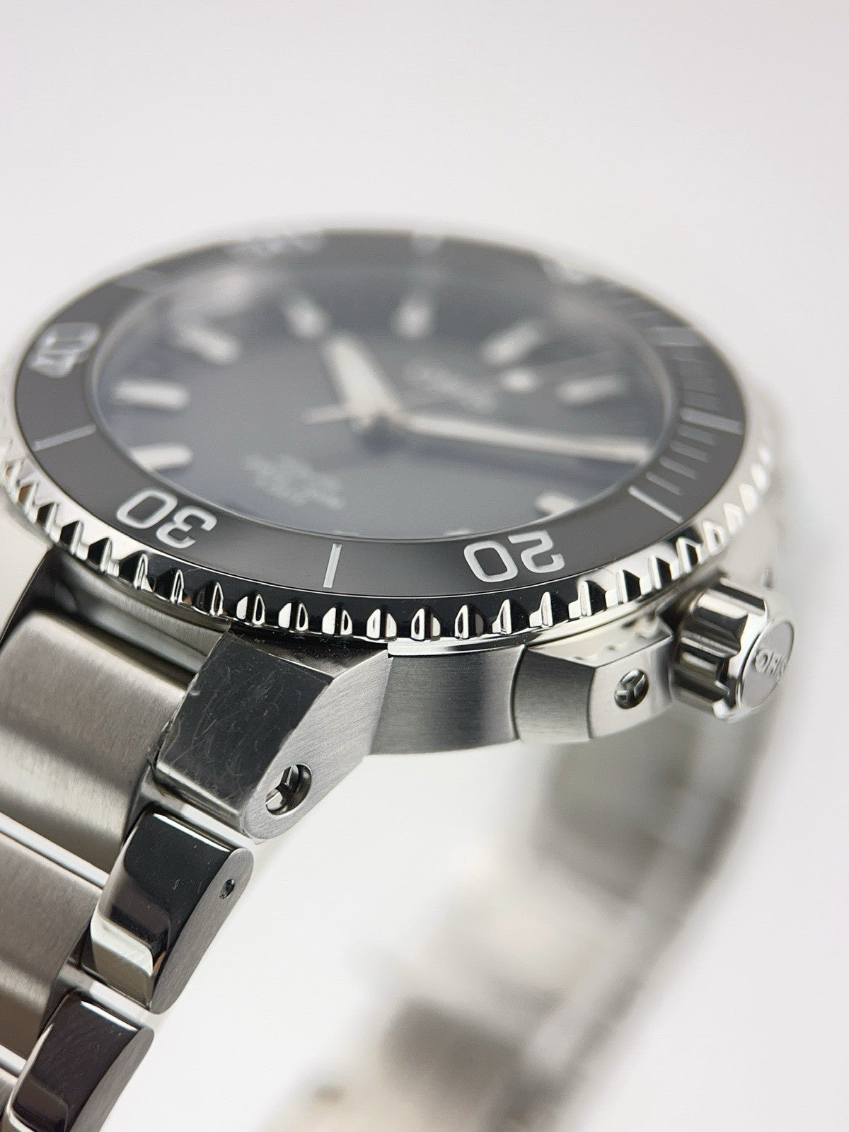 Oris Aquis Date Cal 400 Steel Black Dial 41.5mm Automatic Men's Watch 7769