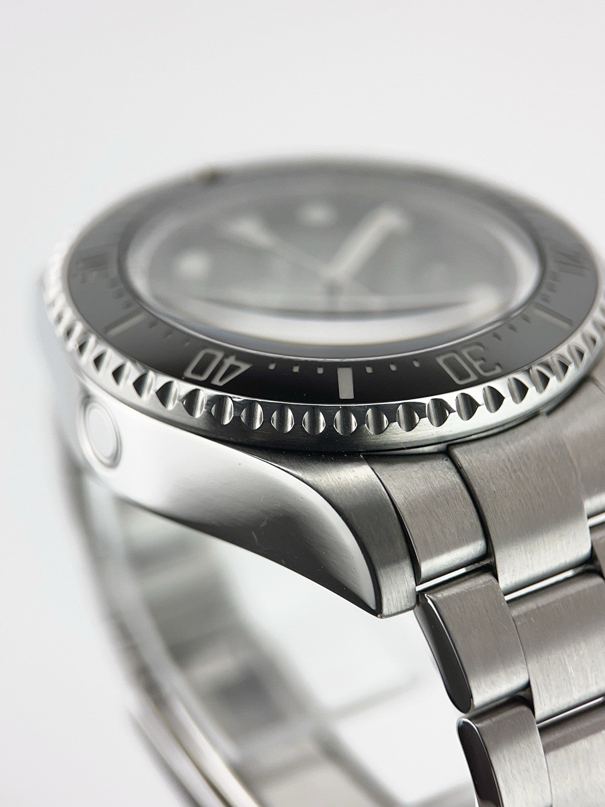 Rolex Sea-Dweller Stainless Steel Black Dial 44mm Automatic Men's Watch 116660