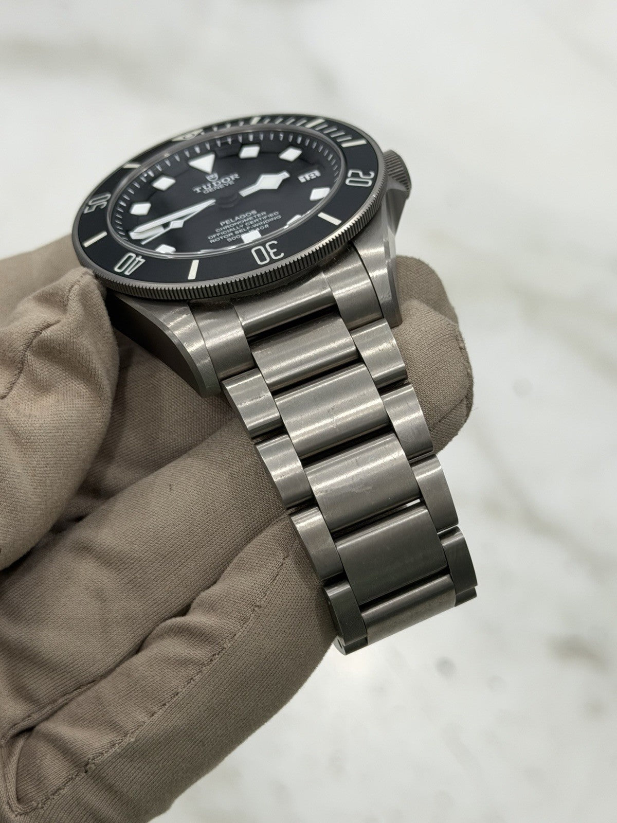 2020 Tudor Pelagos Date Black Dial Titanium Men's Watch 25600TN - Box & Papers