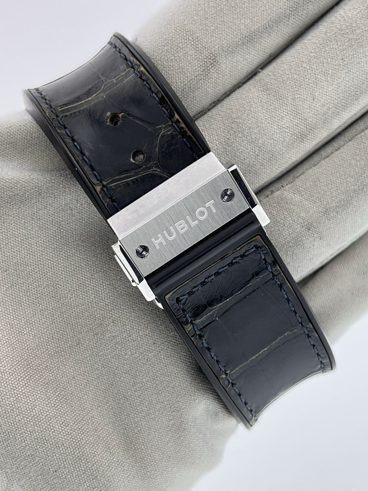 Hublot Classic Fusion Titanium White Dial 42mm Men's Watch 542.NX.2210.LR.JPN17
