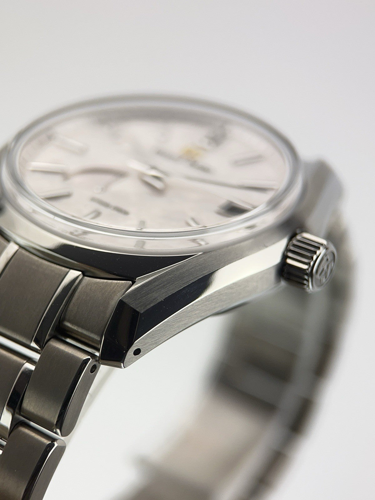 NEW 2025 Grand Seiko Titanium Pink Dial 40mm Automatic Men's Watch SBGA413