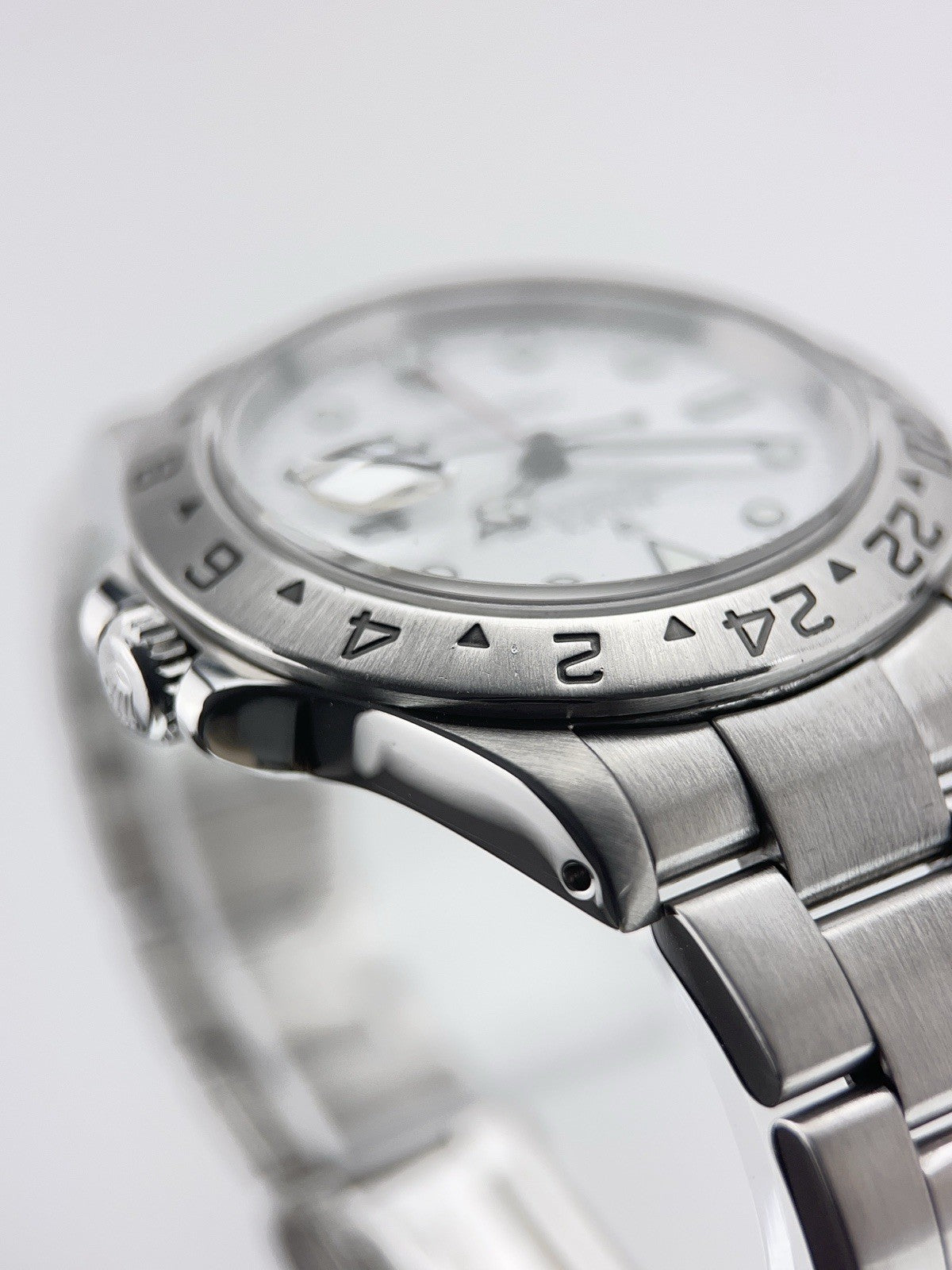 Rolex Explorer II Stainless Steel White Dial 40mm Automatic Mens Watch 16570