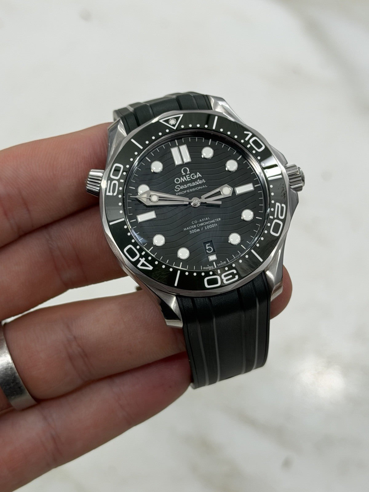 Omega Seamaster Diver Steel Green Dial 42mm Auto Mens Watch 210.32.42.20.10.001