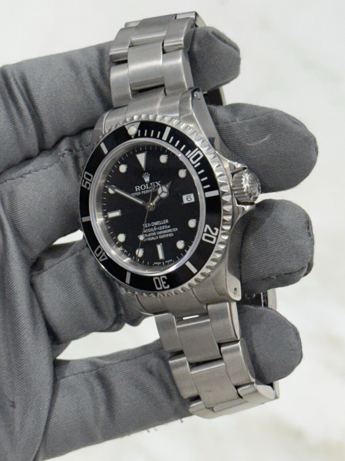 Rolex Sea Dweller 4000 Stainless Steel Black Dial 40mm Automatic Men’s 16600