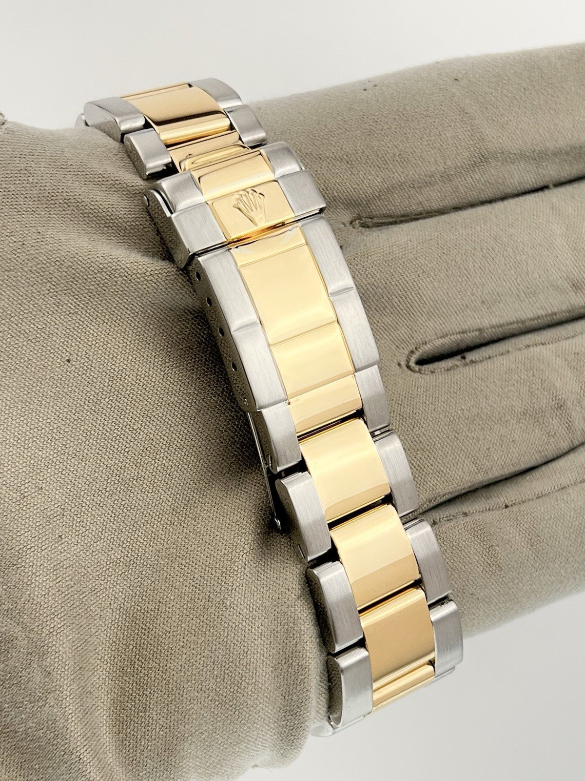 Rolex Yacht-Master 40mm Two Tone Blue Dial 18K Yellow Gold Steel Bracelet 16623