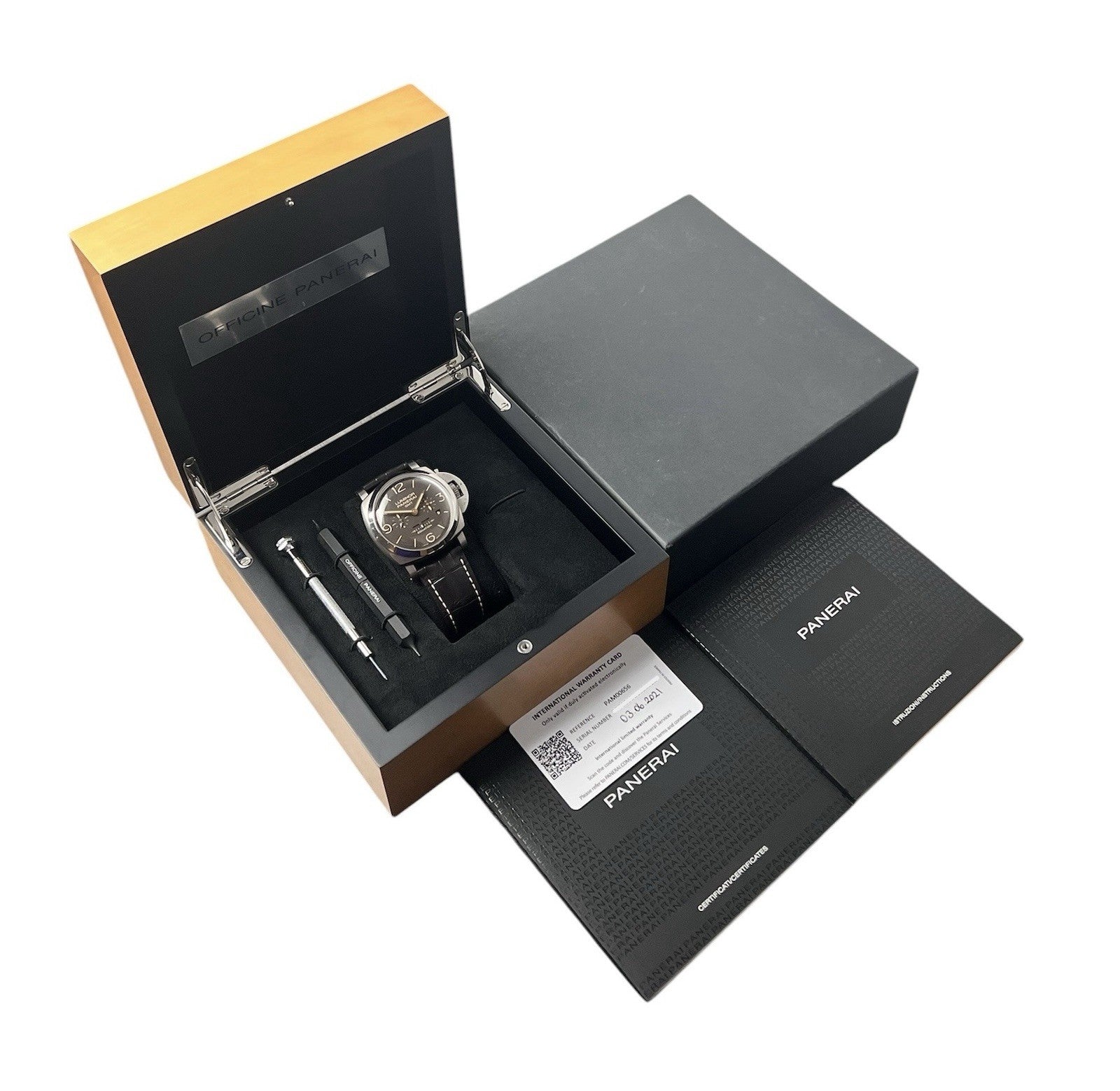Panerai Luminor GMT Brown Dial Titanium 47mm Manual Wind Men’s Watch PAM00656