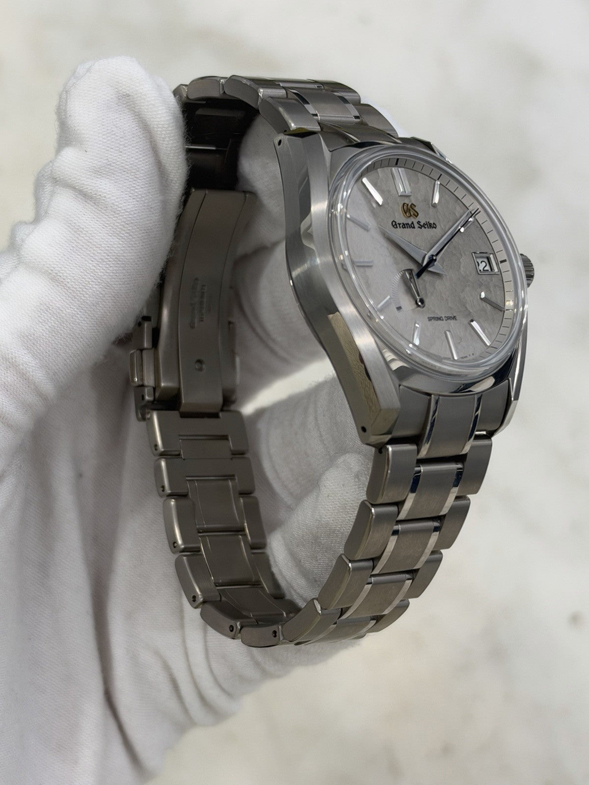 2023 Grand Seiko Heritage Gray Dial Titanium 40mm Automatic Men’s Watch SBGA415