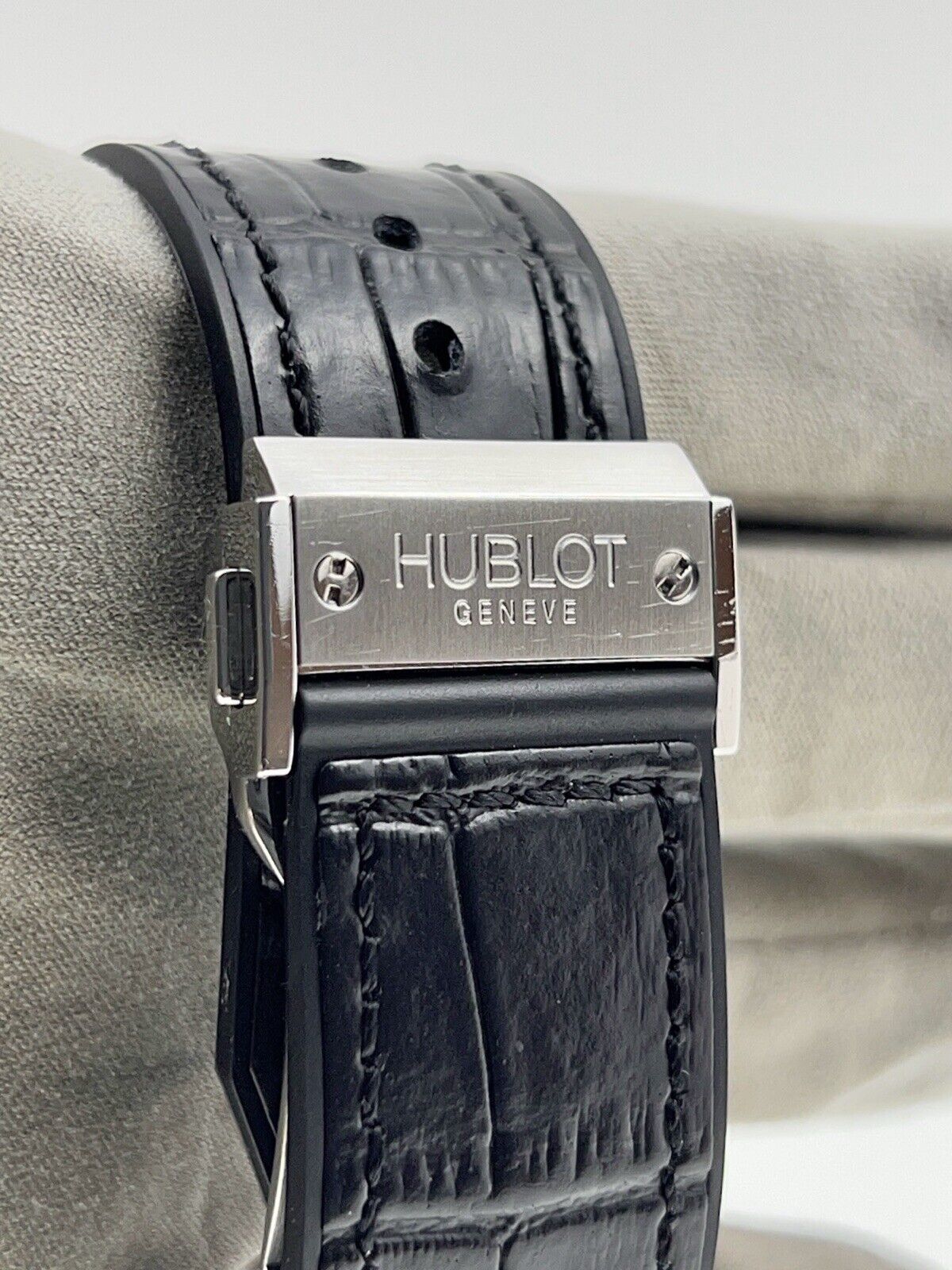 2008 Hublot Big Bang Stainless Steel 44mm Automatic Men’s Watch 301.SB.131.RX