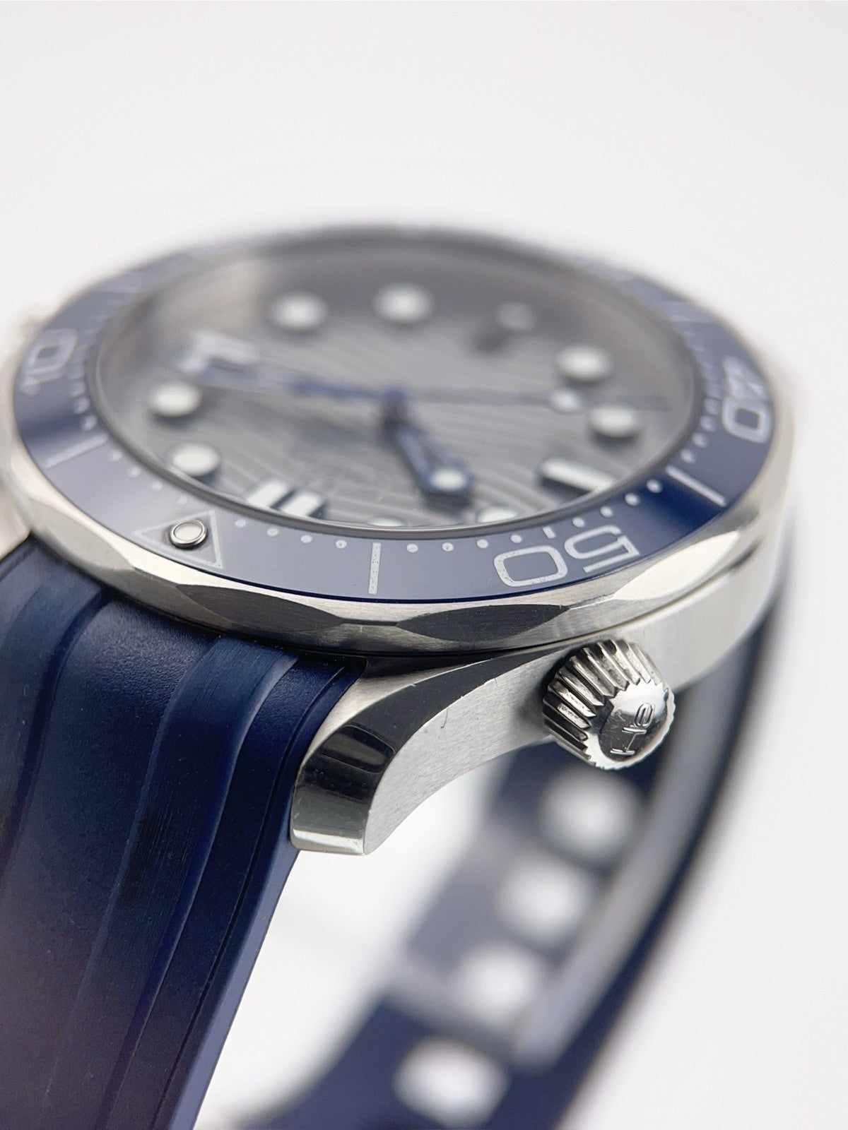 Omega Seamster Stainless Steel Grey Dial 42mm Automatic Mens 210.32.42.20.06.001