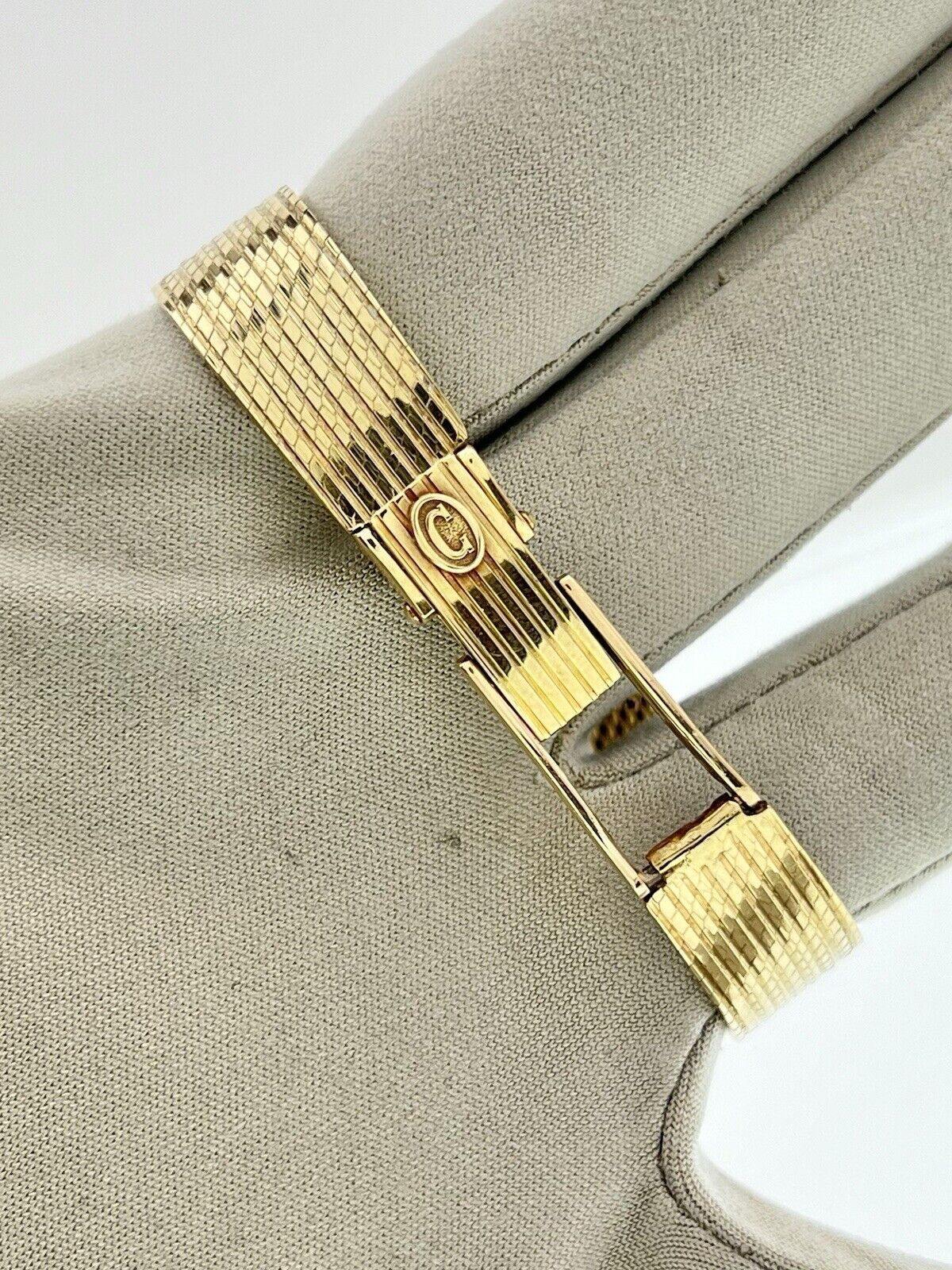 Concord 14k Gold 21mm Quartz Movement Gold Tone Dial Women's Watch 21 61 156