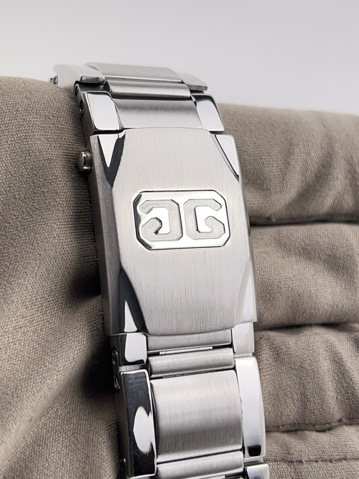 Glashutte Original Sport Steel Black Dial 42mm Automatic Mens 39-31-43-03-14