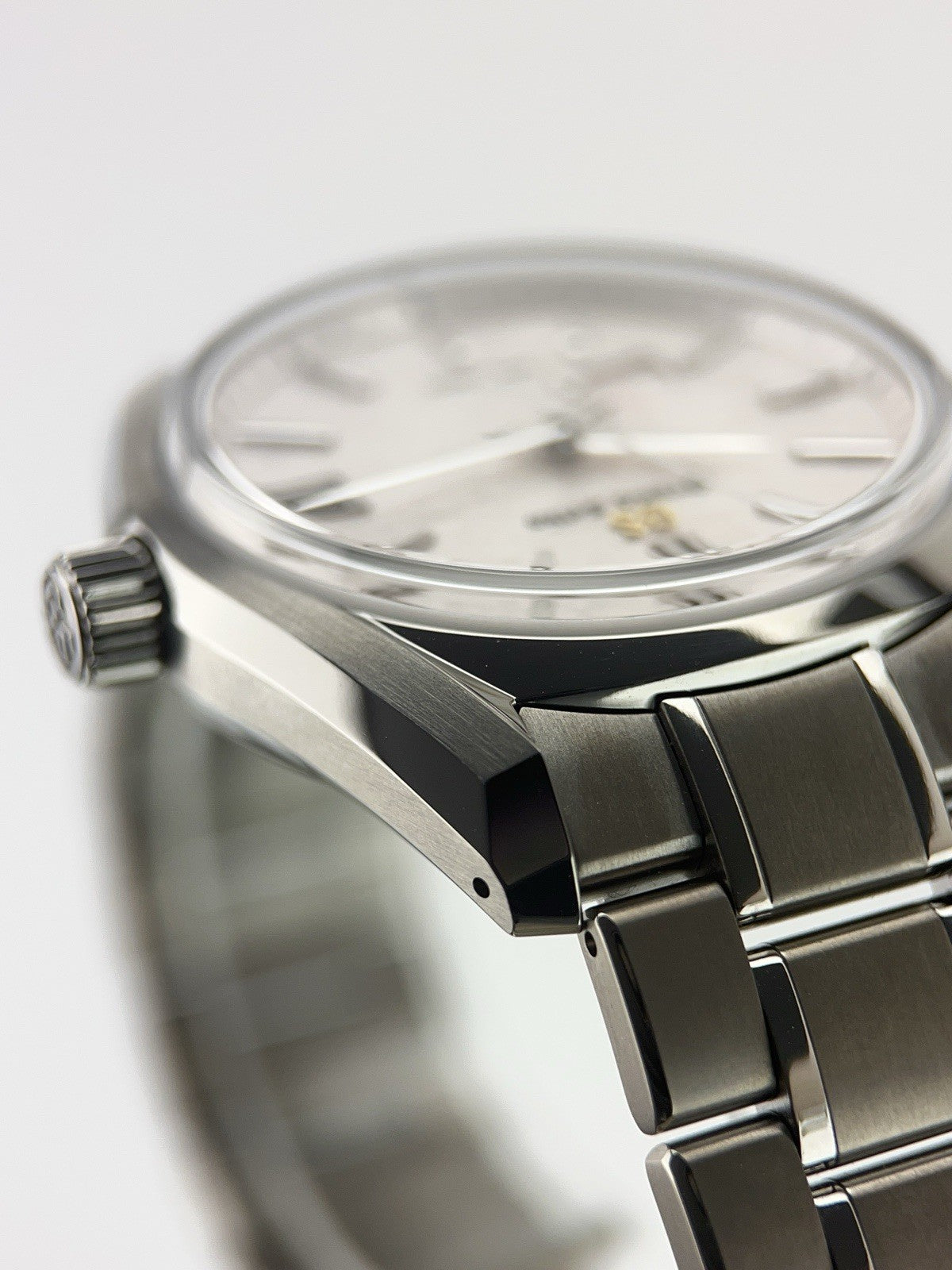 NEW 2025 Grand Seiko Titanium Pink Dial 40mm Automatic Men's Watch SBGA413