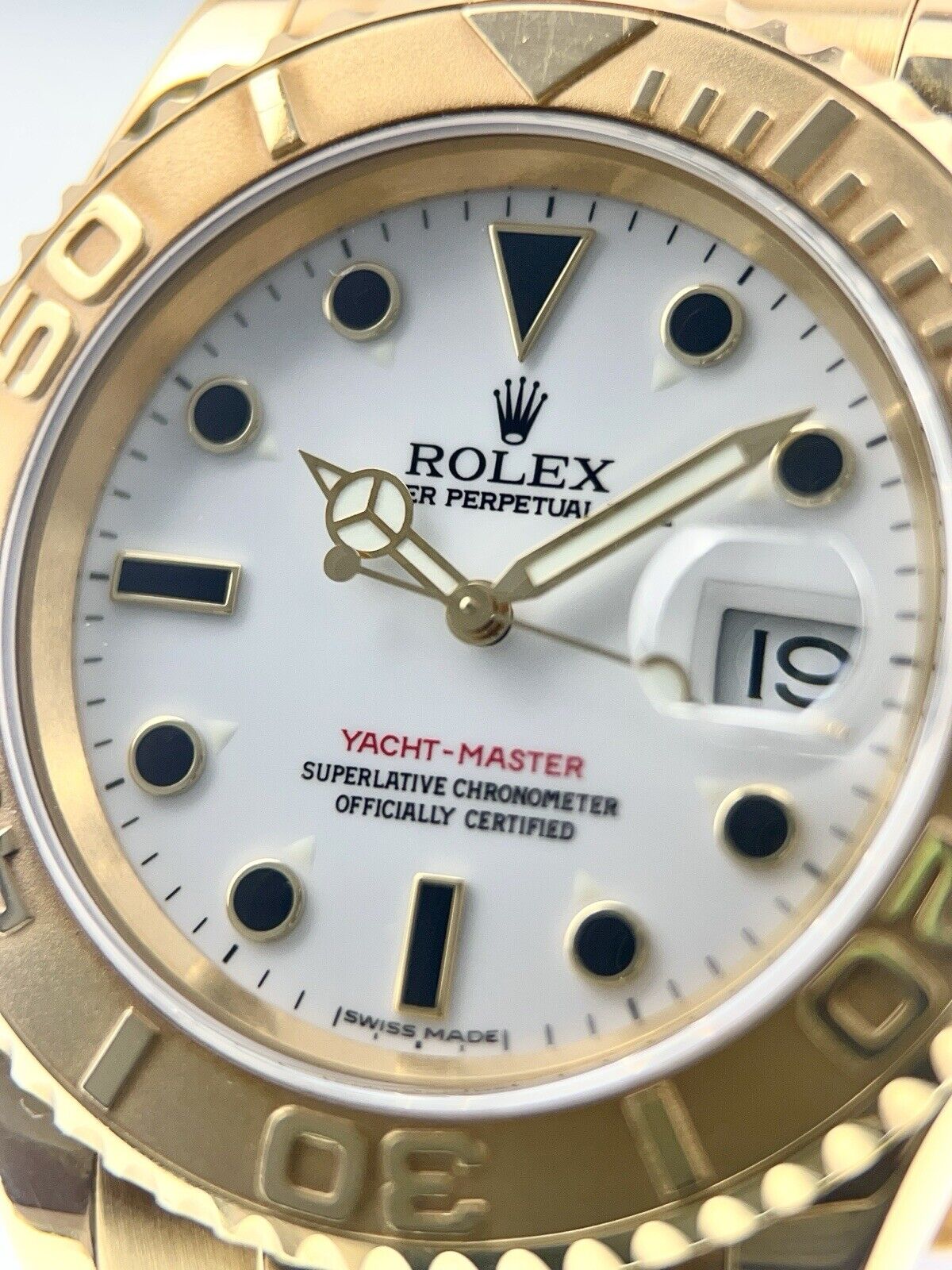 Rolex Yacht-Master 18k Yellow Gold White Dial 40mm Automatic Men’s Watch 16628