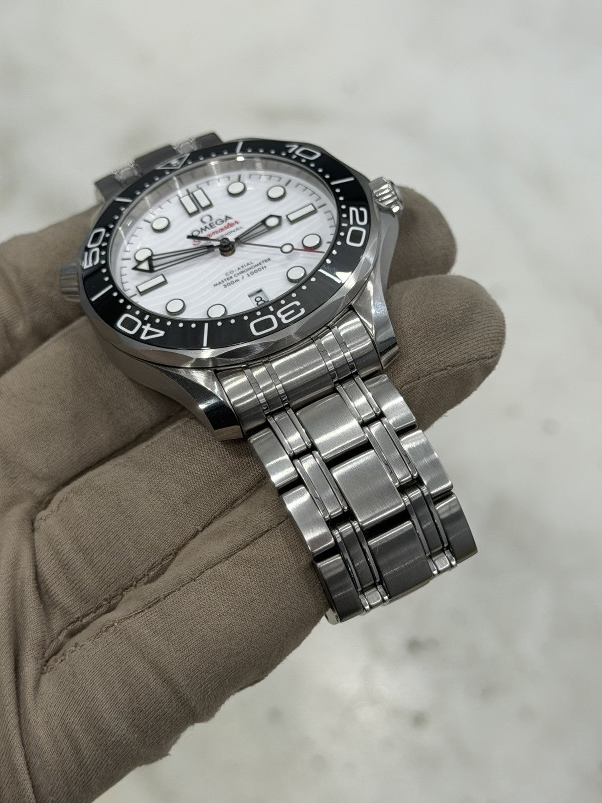 2026 Omega Seamaster Steel White Dial 42mm Automatic Watch 210.30.42.20.04.001