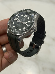 Omega Seamaster Diver Steel Green Dial 42mm Automatic Mens 210.32.42.20.10.001