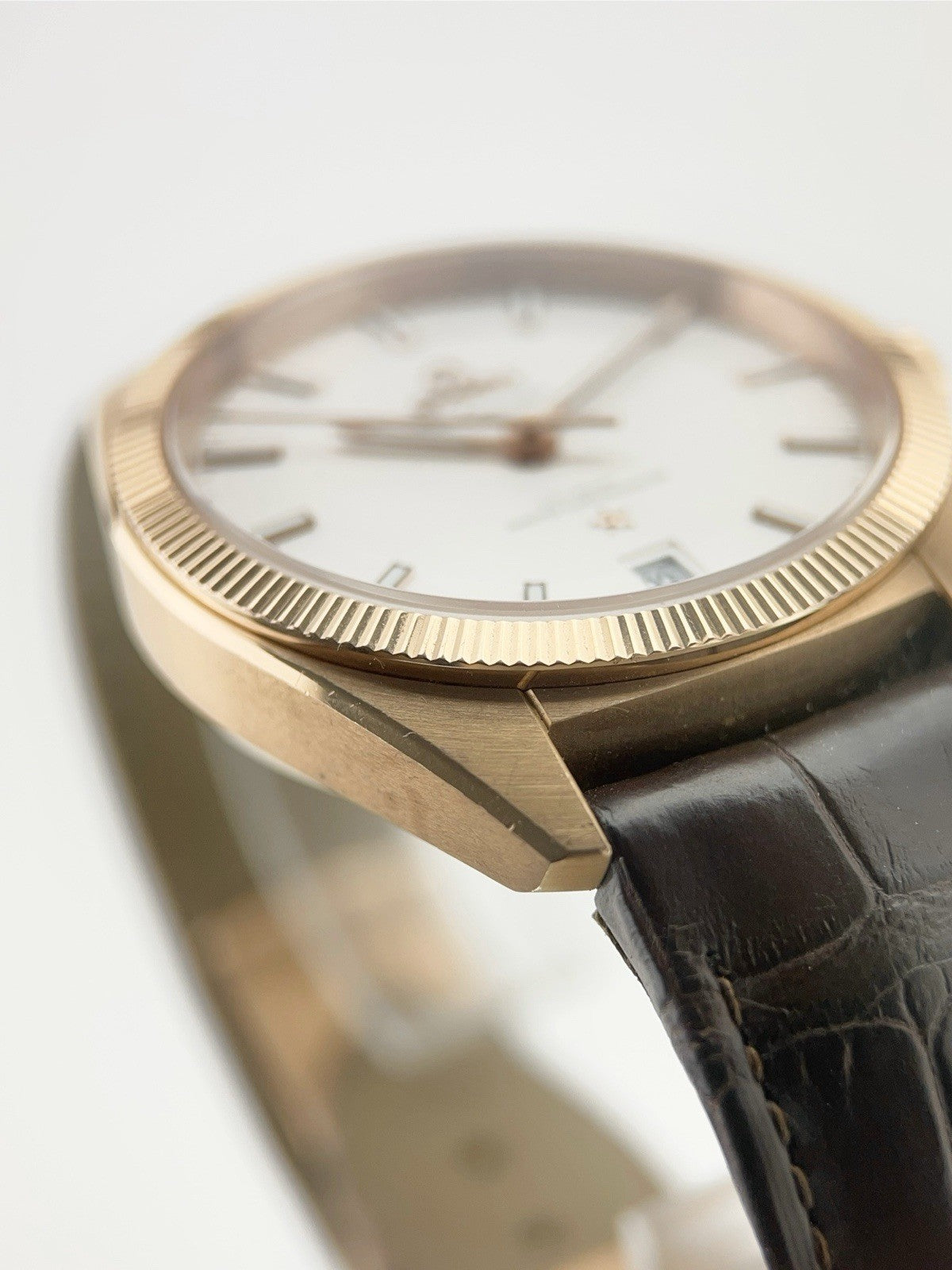 Omega Globemaster 18k Rose Gold Silver Dial 39mm Men's Watch 130.53.39.21.02.001