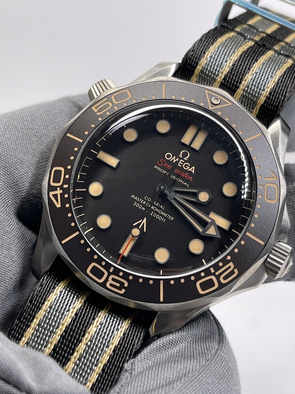 NEW Omega Seamaster 300m 007 No Time to Die James Bond Watch 210.92.42.20.01.001