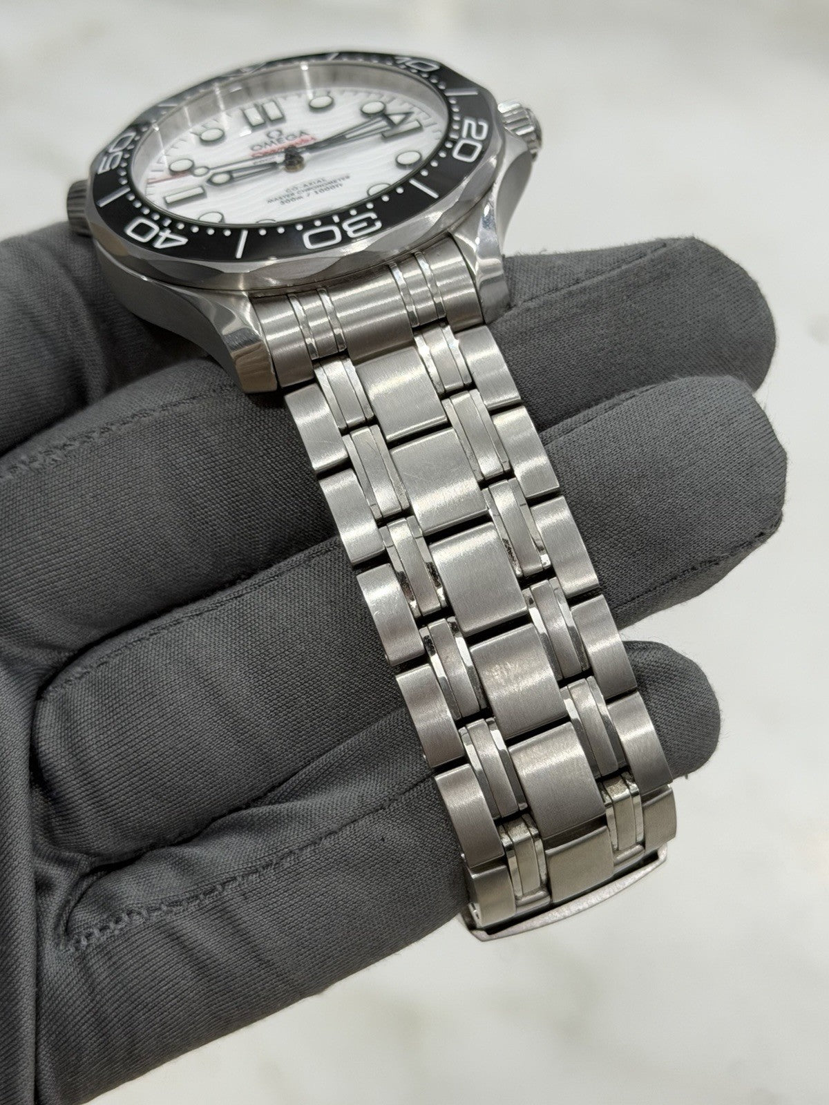 2023 Omega Seamaster Steel White Dial 42mm Automatic Watch 210.30.42.20.04.001