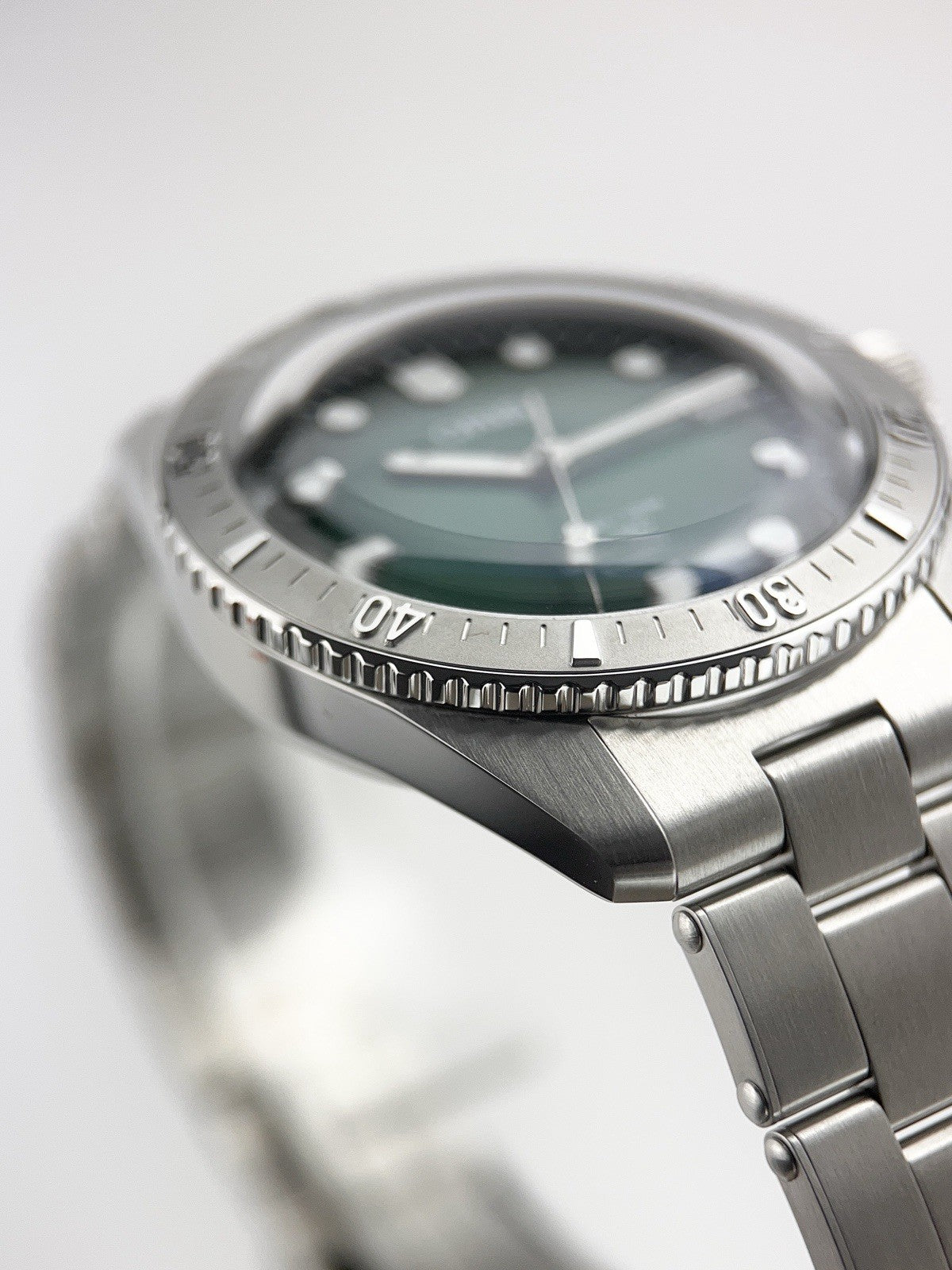 Oris Divers Sixty Five Stainless Steel Green Dial 38mm Automatic Mens Watch 7774