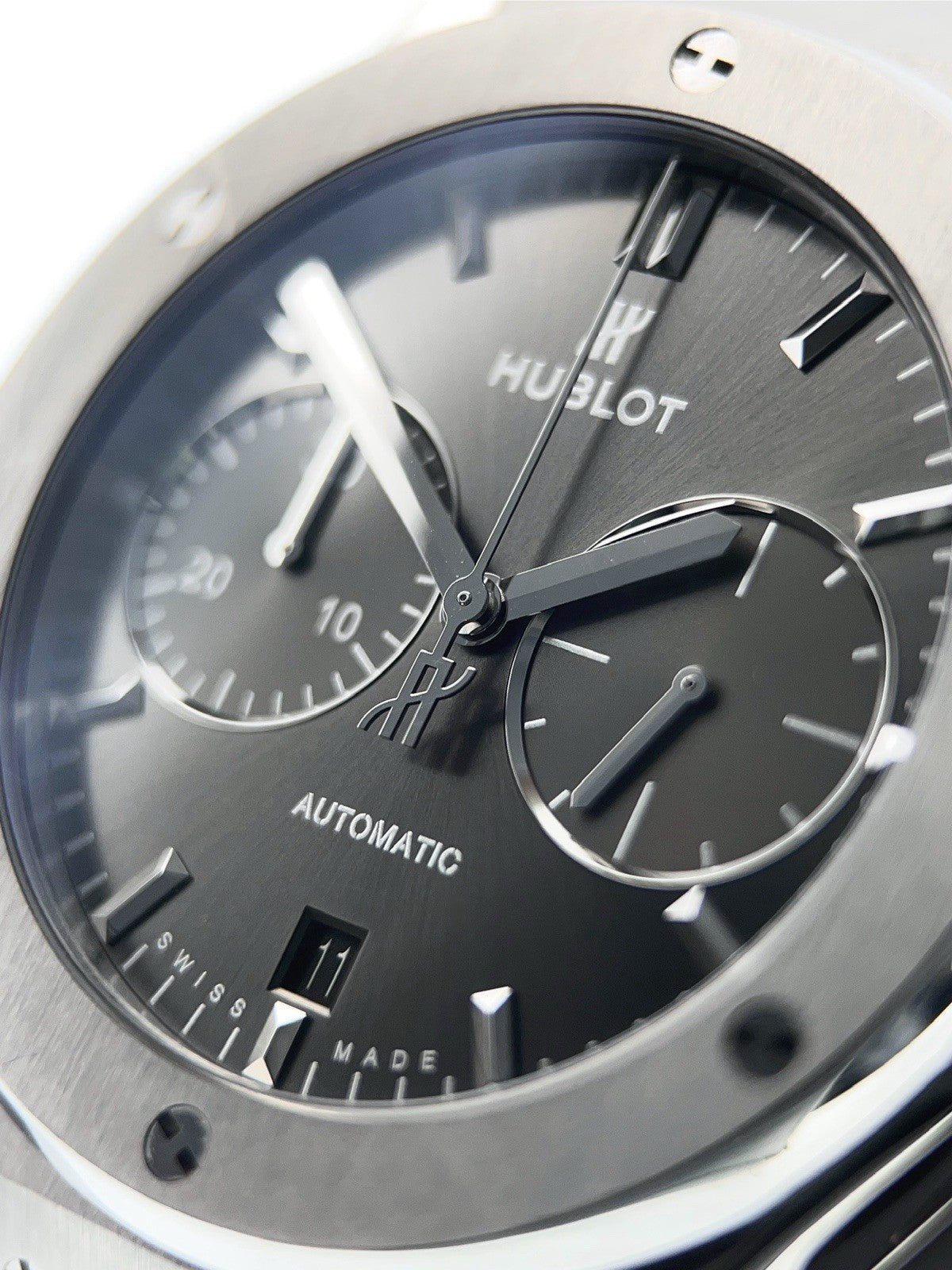 Hublot Classic Titanium Grey Dial 45mm Automatic Men's Watch 521.NX.7071.LR