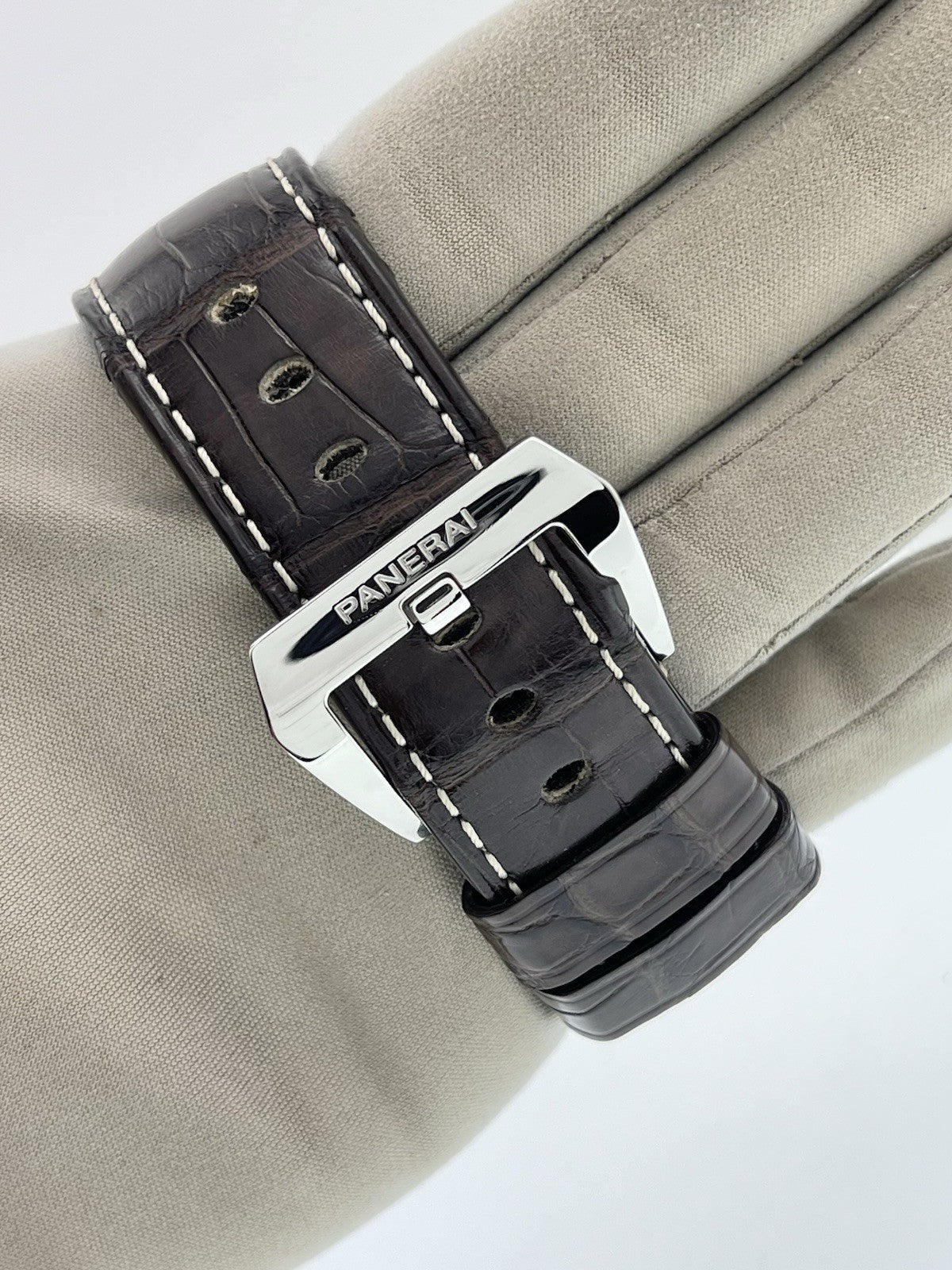 Panerai Luminor Stainless Steel Black Dial 44mm Manual Wind Mens Watch PAM00590