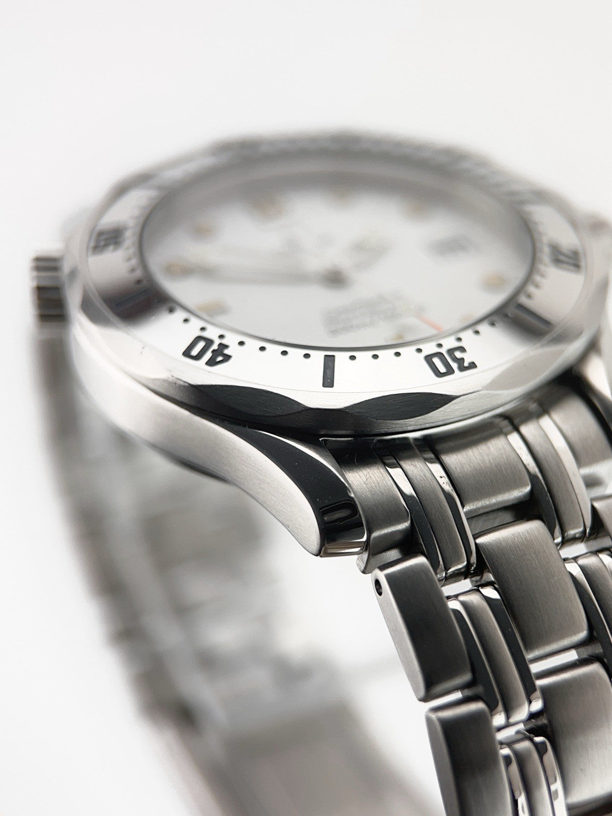 Omega Seamaster Stainless Steel White Dial 36mm Quartz Movement Watch 2562.20