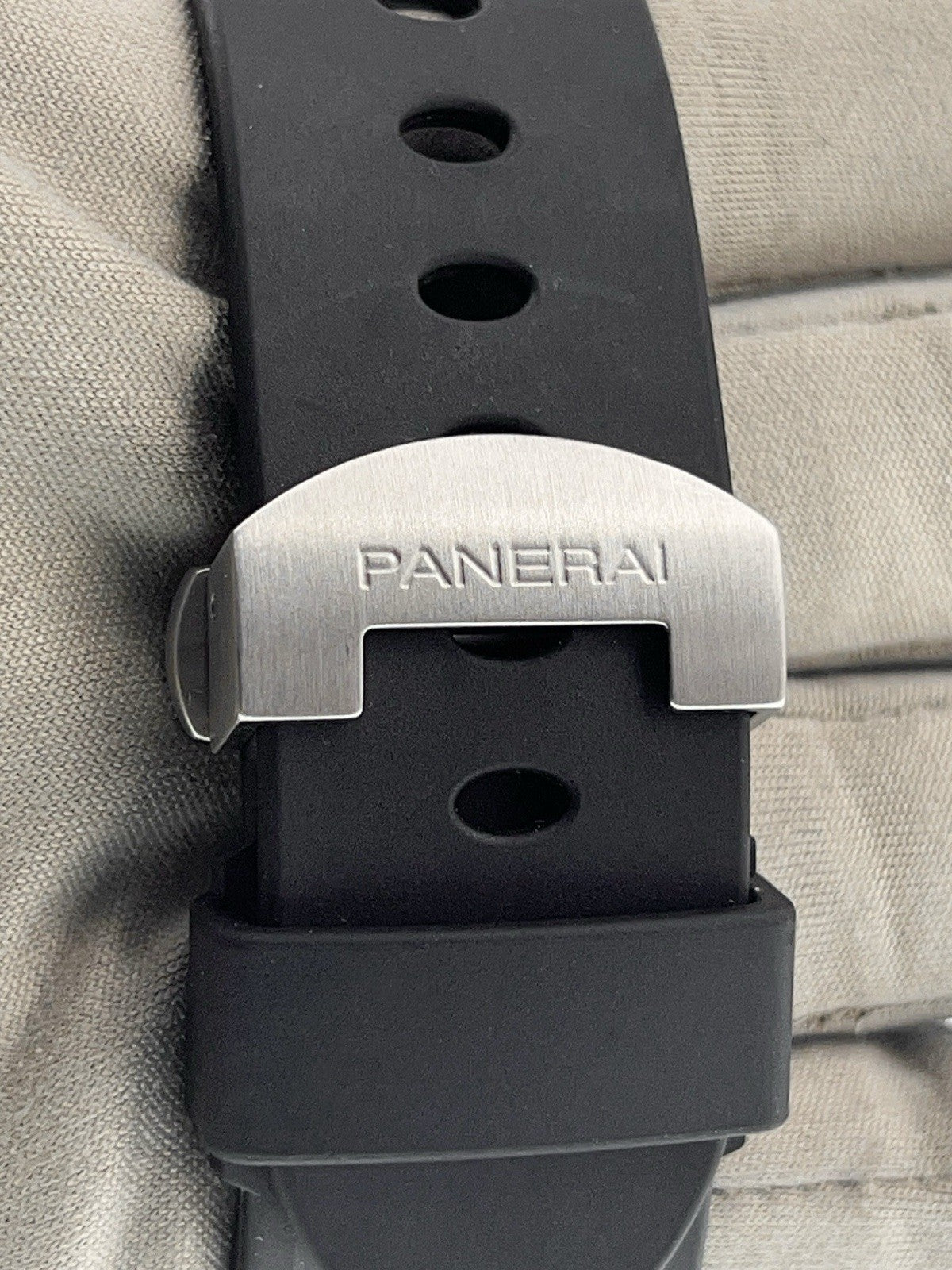 Panerai Luminor Marina Stainless Steel Black Dial 44mm Manual Wind Mens PAM00510