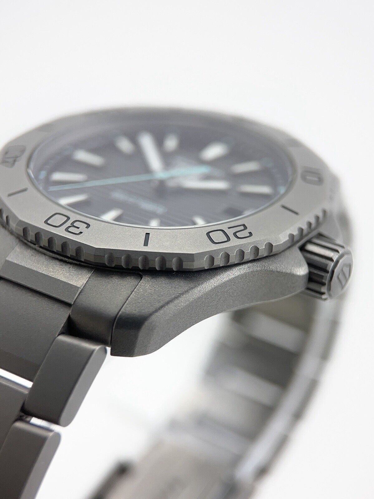 Tag Heuer Aquaracer Solargraph Titanium 40mm Quartz Men’s Watch WBP1180