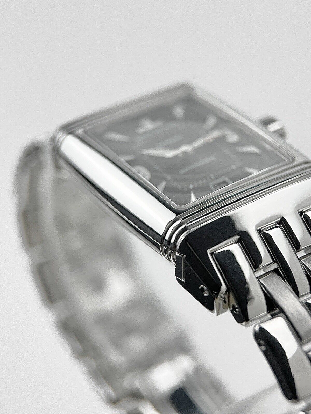 Jaeger-LeCoultre Reverso Gran Sport Ref 290.8.60 27mm X 36mm Black Dial Engraved