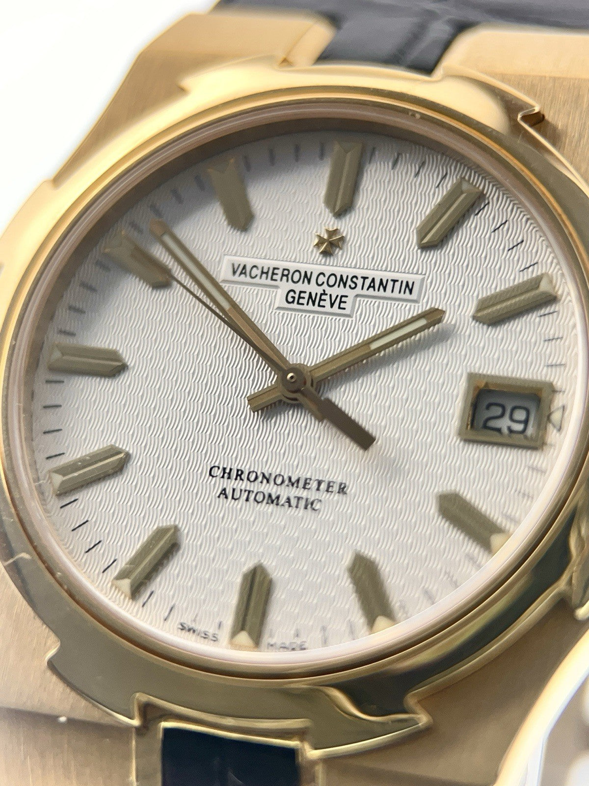 Vacheron Constantin Overseas 18k Yellow Gold White Dial 37mm Auto Watch 42042