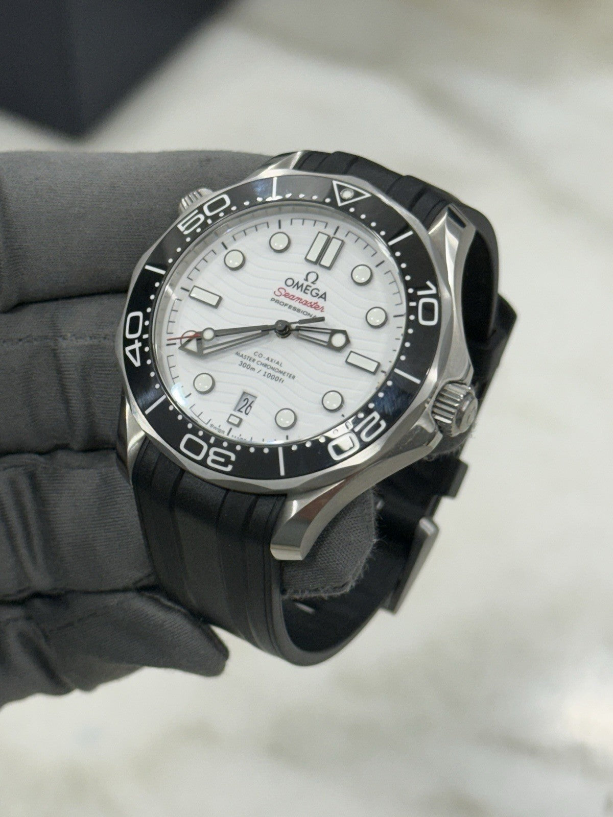 Omega Seamaster Diver Steel White Dial 42mm Watch 210.32.42.20.04.001