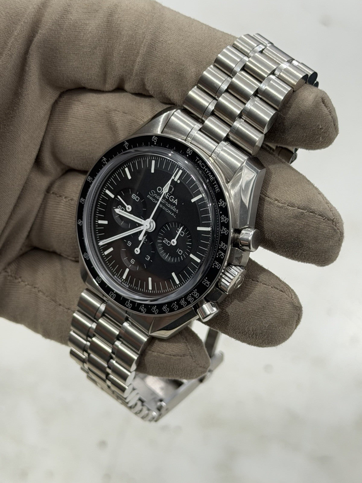 Omega Speedmaster Moonwatch 42mm Black Dial Mens Manual  310.30.42.50.01.002