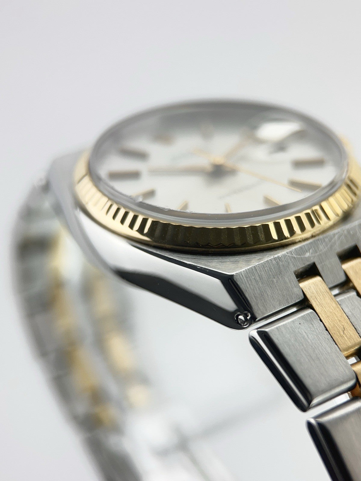 Rolex Oysterquartz Datejust Gold & Steel Silver Dial 36mm Quartz Men Watch 17013