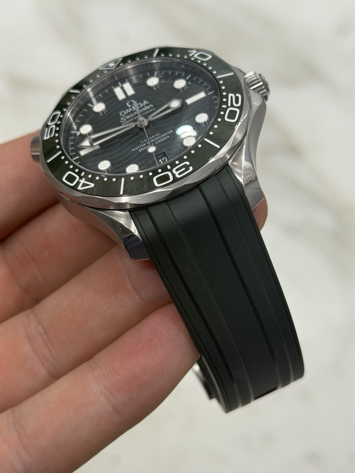 Omega Seamaster Diver Steel Green Dial 42mm Automatic Mens 210.32.42.20.10.001