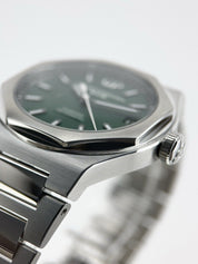 2024 Girard Perregaux Laureato Automatic 42mm Green Dial 81010  - Box & Papers