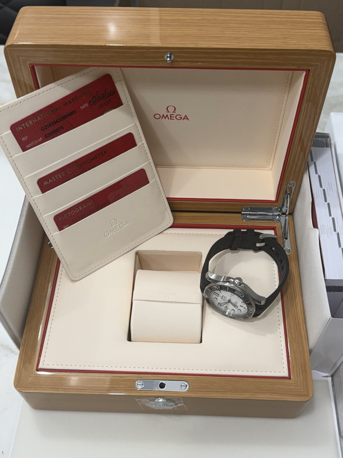 2020 Omega Seamaster Steel White Dial 42mm Auto Mens Watch 210.32.42.20.04.001