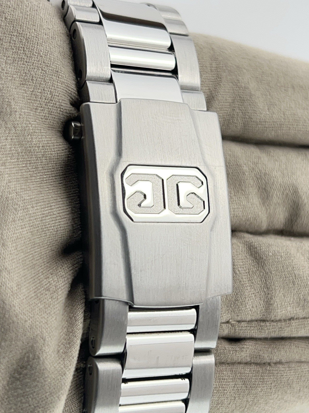 Glashutte Original Seventies Steel Grey Dial 40mm Auto Men's 2-39-47-12-12-14