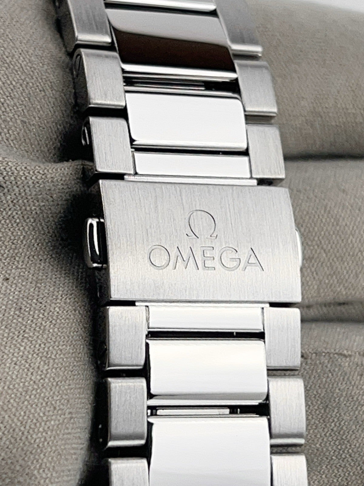 Omega Seamaster Steel Blue Dial 43mm Automatic Men’s Watch 220.10.43.22.03.001