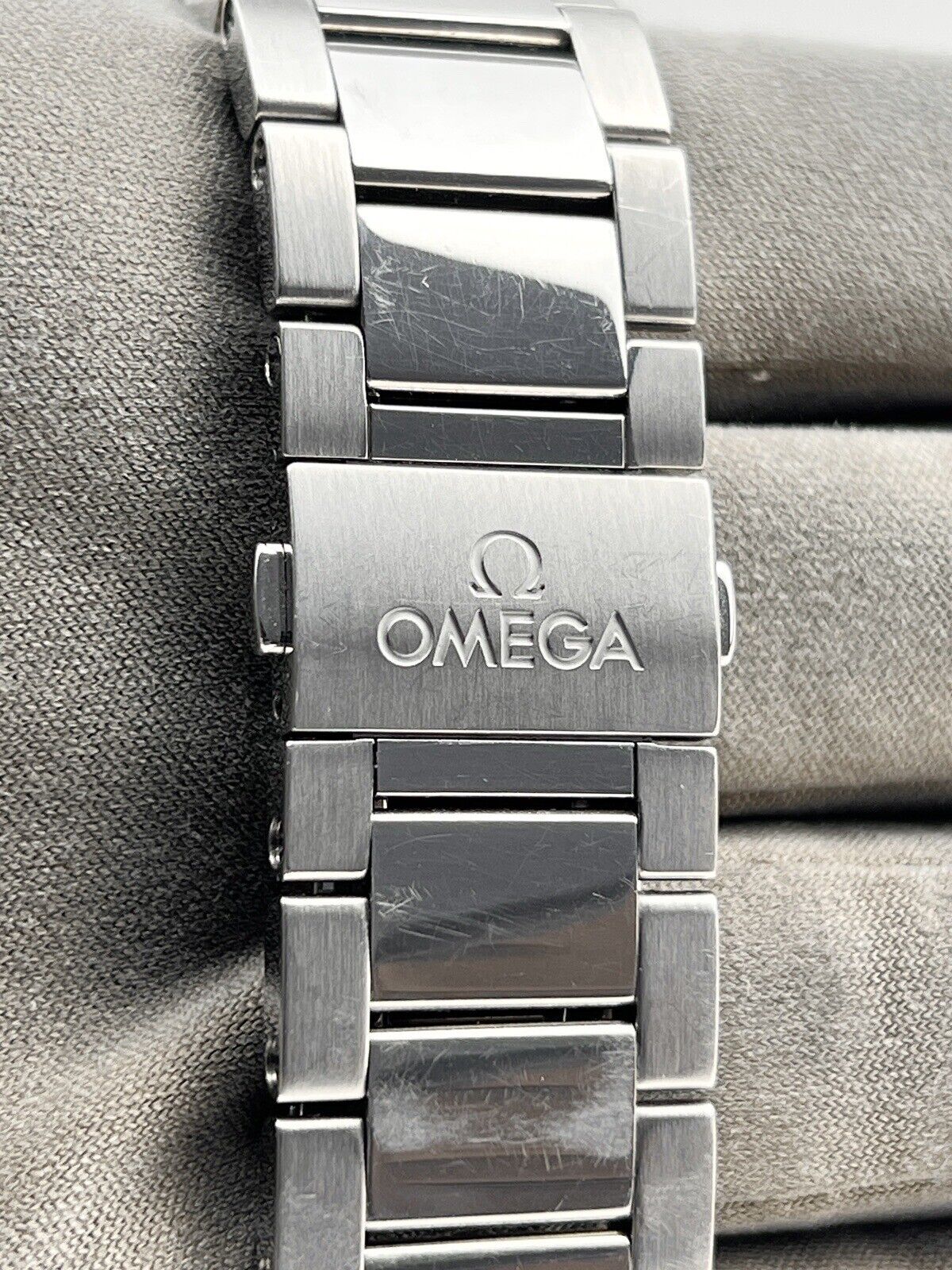 Omega Seamaster Aqua Terra Automatic Men's 41 mm Watch 220.13.41.21.06.001