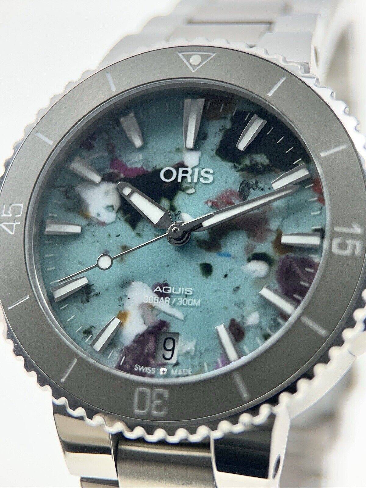 Oris Aquis Date Upcycle Steel Multi Color 36.5mm Automatic Men’s Watch 7770A